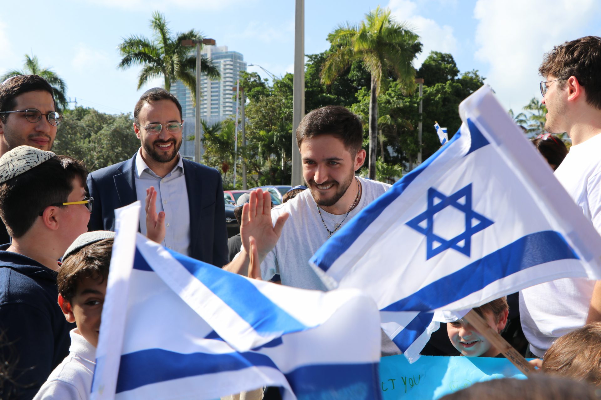 Former Hostage Omer Shem Tov Visits Hebrew Academy
