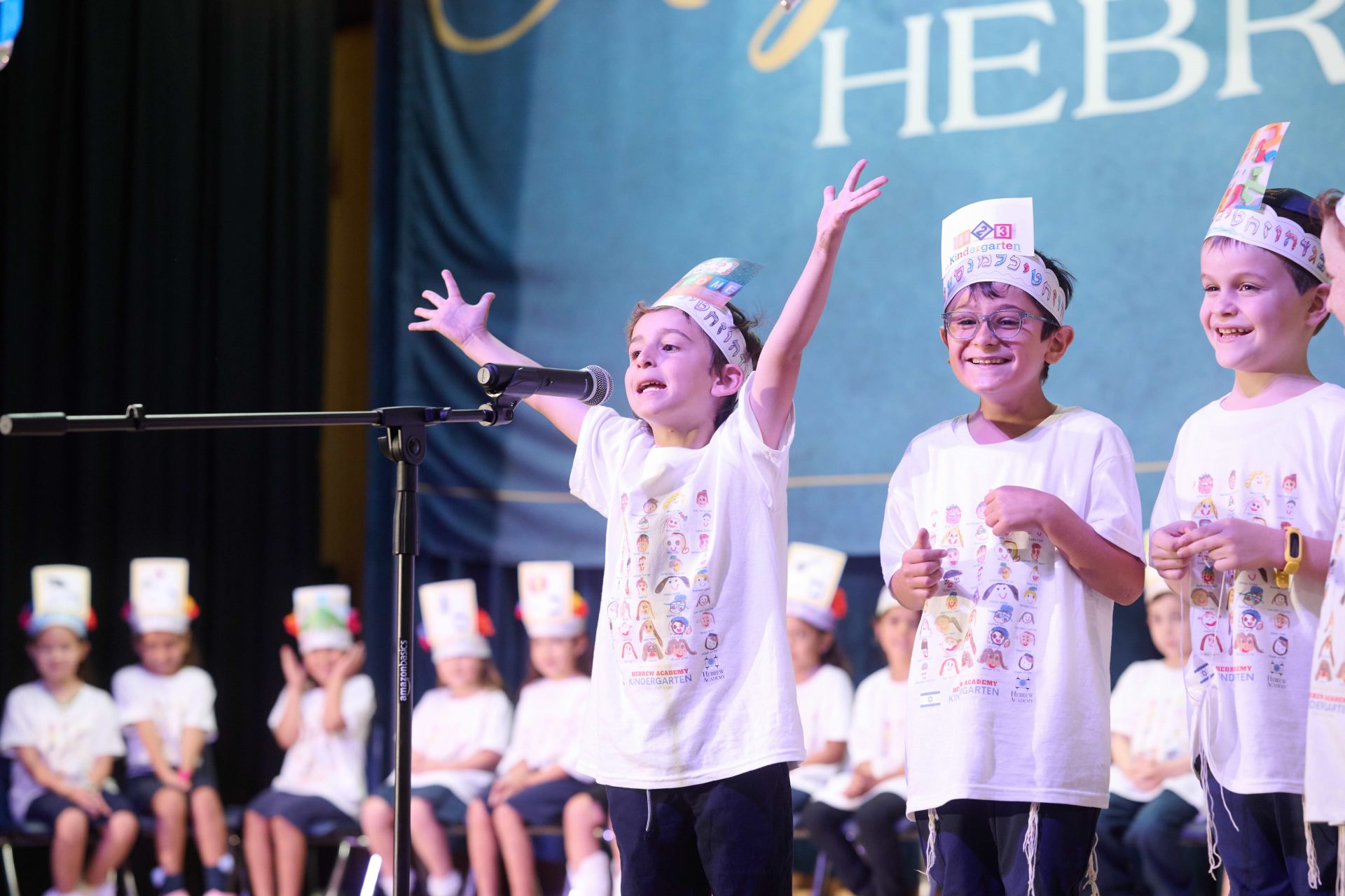 Mazal Tov to our Kindergarteners on their beautiful Alef Bet Siyum!